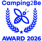 Camping2Be Award 2026 : Logo Officiel Bleu et Blanc Logo bleu Camping2Be Award 2026 avec une abeille et une couronne de laurier sur fond blanc.